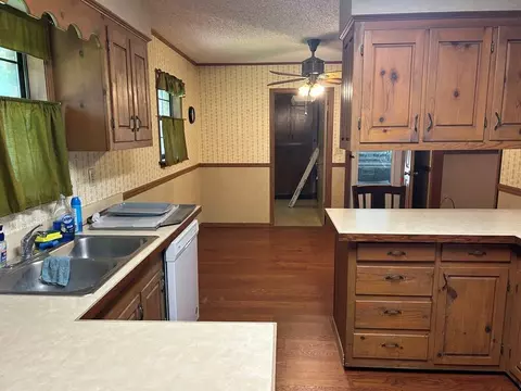 Kitchen - 132 County Barn Rd, Laurel, MS 39443 photo 2 of 2