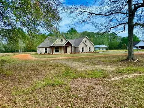 7 Rebel Ln, Laurel, MS 39443