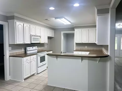 Kitchen - 8 Henrys Pl, Purvis, MS 39475 photo 1 of 2