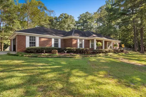 261 Corinth Rd, Petal, MS 39465
