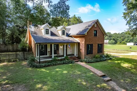5 Summer Pl, Hattiesburg, MS 39402