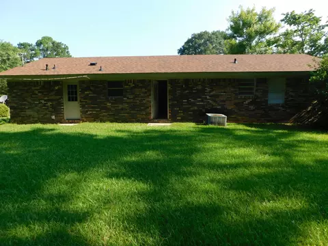 Exterior - 204 Yawn St, Collins, MS 39428 photo 2 of 3