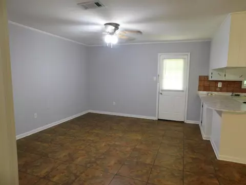 Living - 204 Yawn St, Collins, MS 39428 photo 2 of 2