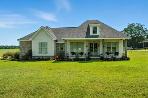 1558 Oloh Rd, Sumrall, MS 39482