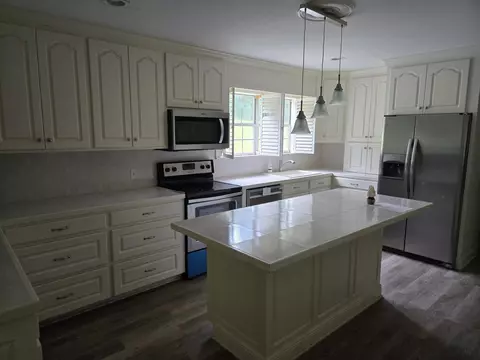 Kitchen - 3011 Wansley Rd, Laurel, MS 39443 photo 1 of 1