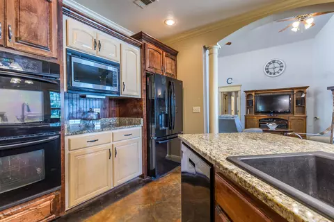 Kitchen - 54 Ball Ln, Sumrall, MS 39482 photo 2 of 4