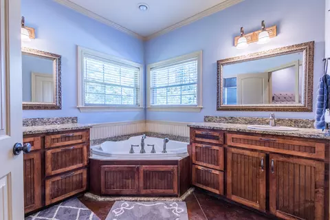 Bath - 54 Ball Ln, Sumrall, MS 39482 photo 3 of 4