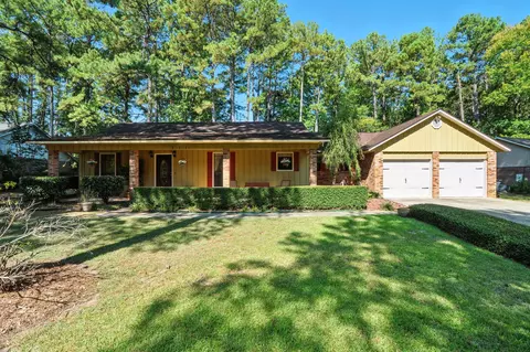 211 Delta Dr, Hattiesburg, MS 39402
