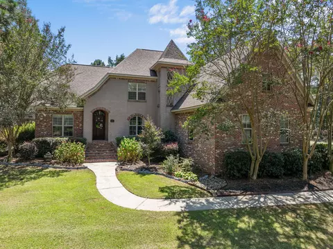 5 Magellan Rd, Hattiesburg, MS 39402
