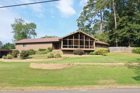 3228 Franklin Ave, Laurel, MS 39440