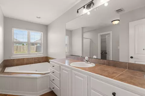 Bath - 14 W Spruce, Sumrall, MS 39482 photo 1 of 3
