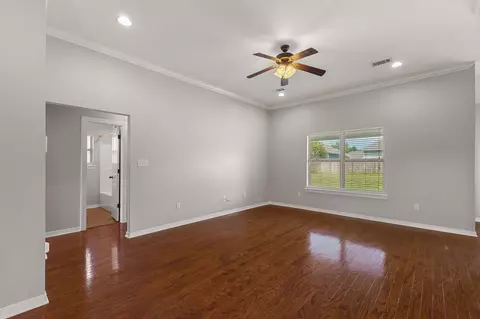 Living - 14 W Spruce, Sumrall, MS 39482 photo 1 of 4