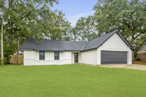 214 W Lakewood Dr, Hattiesburg, MS 39402