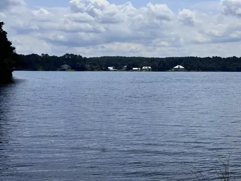 68 Annes Cir, Lumberton, MS 39455