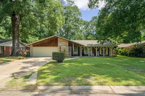 305 Emerson Dr, Hattiesburg, MS 39401