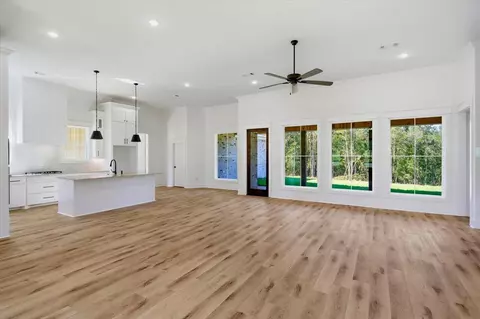 Living - 204 A D Mclendon Rd, Mendenhall, MS 39114 photo 1 of 6
