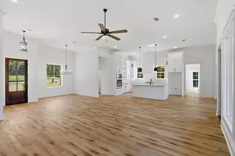 Living - 204 A D Mclendon Rd, Mendenhall, MS 39114 photo 2 of 6