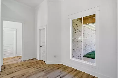 Entry Way - 204 A D Mclendon Rd, Mendenhall, MS 39114 photo 2 of 3