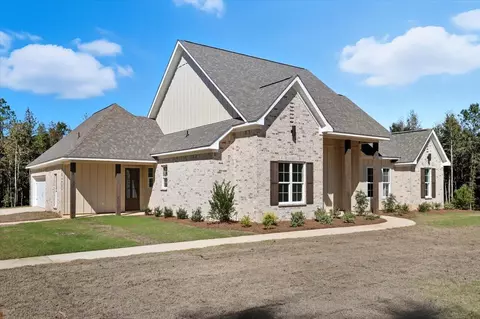 Exterior - 204 A D Mclendon Rd, Mendenhall, MS 39114 photo 3 of 16