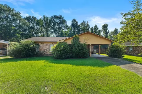 4 Brantley Dr, Hattiesburg, MS 39402