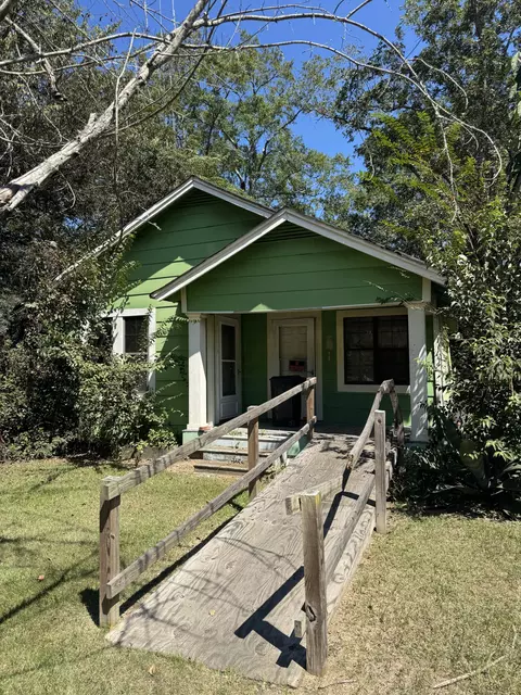 905 Fairley St, Hattiesburg, MS 39401