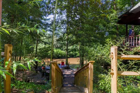 82 Landing Rd, Hattiesburg, MS 39401
