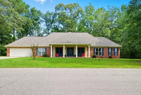 106 Larawood Pt, Petal, MS 39465