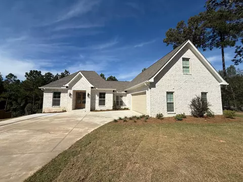 7 Pinehill Ct, Hattiesburg, MS 39402
