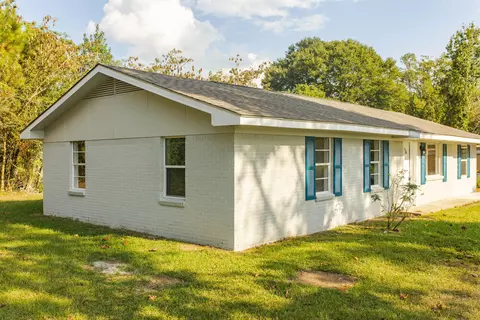 Exterior - 3381 Smith County Rd 79, Mize, MS 39116 photo 3 of 4