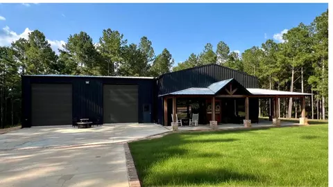 1222 Gates Rd, Columbia, MS 39429