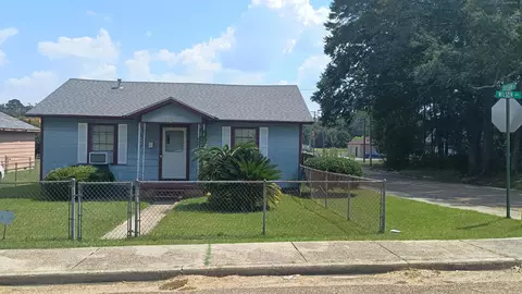 1013 Wilson Ave, Laurel, MS 39440