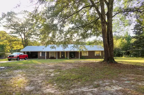 365 John Amacker Rd, Carriere, MS 39426