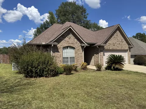 3 Chapel Ct, Hattiesburg, MS 39402