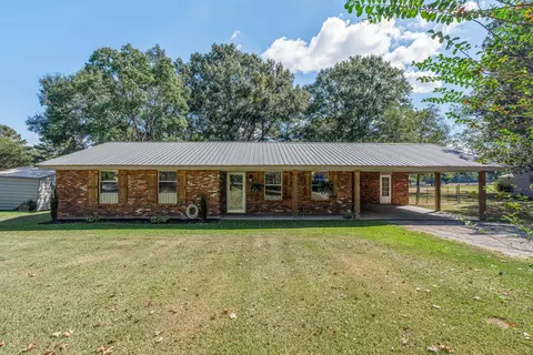 112 1st E St, Sumrall, MS 39482