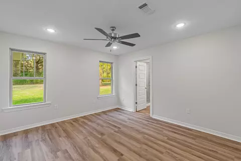 Bedroom - 4 Front Ave, Sumrall, MS 39482 photo 3 of 5