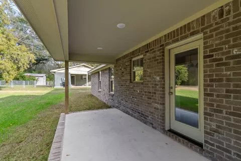 Exterior - 4 Front Ave, Sumrall, MS 39482 photo 3 of 8