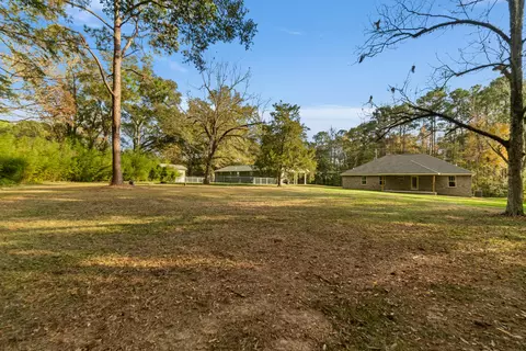 Exterior - 4 Front Ave, Sumrall, MS 39482 photo 6 of 8