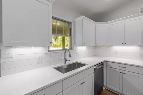 Kitchen - 4 Front Ave, Sumrall, MS 39482 photo 1 of 3