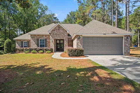 59 Serene Meadows Dr, Hattiesburg, MS 39402