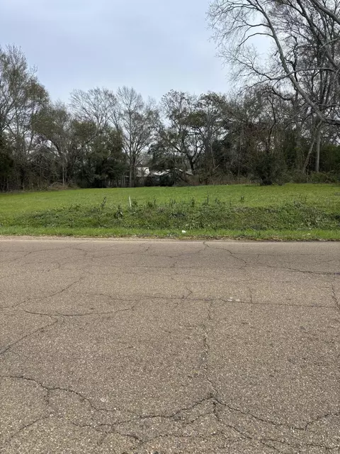 823 Edgar St, Mccomb, MS 39648