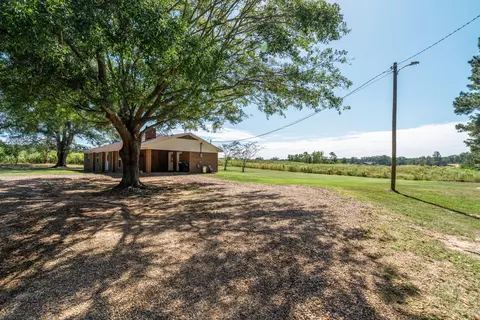 Exterior - 826 Three Notch Rd, Collins, MS 39428 photo 4 of 10