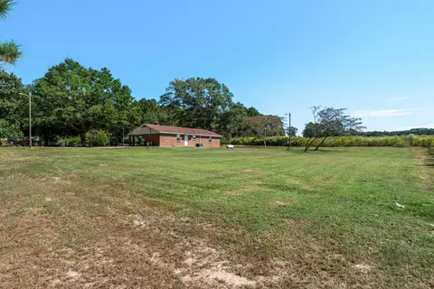 Exterior - 826 Three Notch Rd, Collins, MS 39428 photo 8 of 10