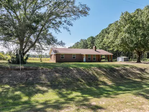 Exterior - 826 Three Notch Rd, Collins, MS 39428 photo 3 of 10