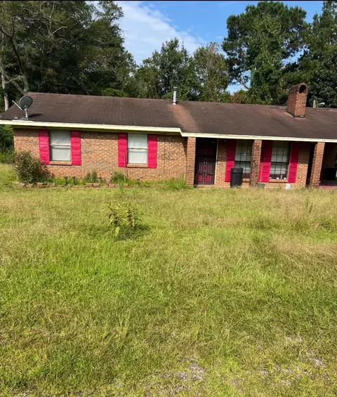 284 Sunset Rd, Mount Olive, MS 39119