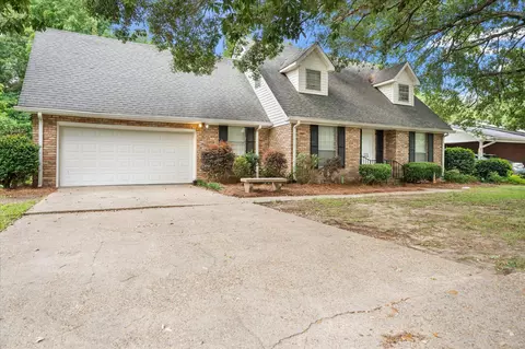 331 Emerson Dr, Hattiesburg, MS 39401