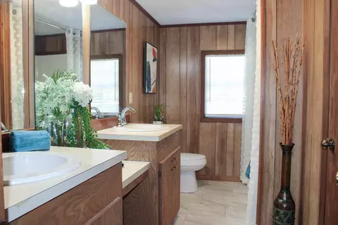 Bath - 76 Hinton Loop, Petal, MS 39465 photo 1 of 6