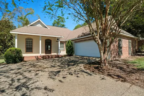 6 Shoreline Dr, Petal, MS 39465