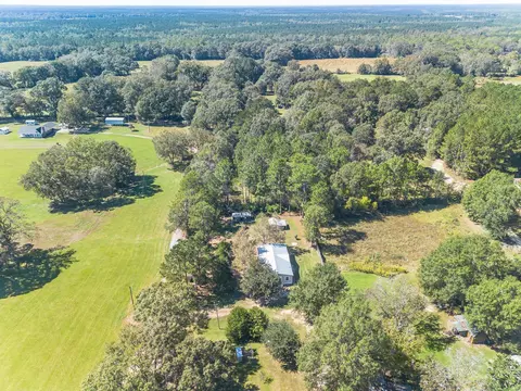 1049 A Carnes Rd, Wiggins, MS 39577 photo 4