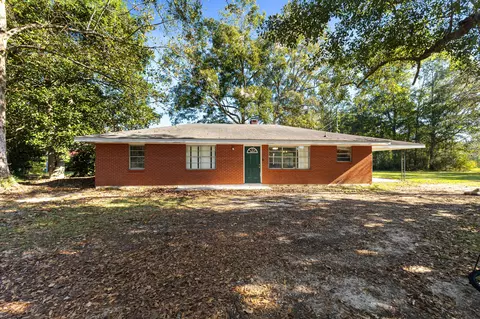 127 Wayne Stewart Rd, Lumberton, MS 39455