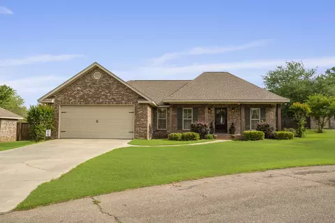 23 E Spruce, Sumrall, MS 39482